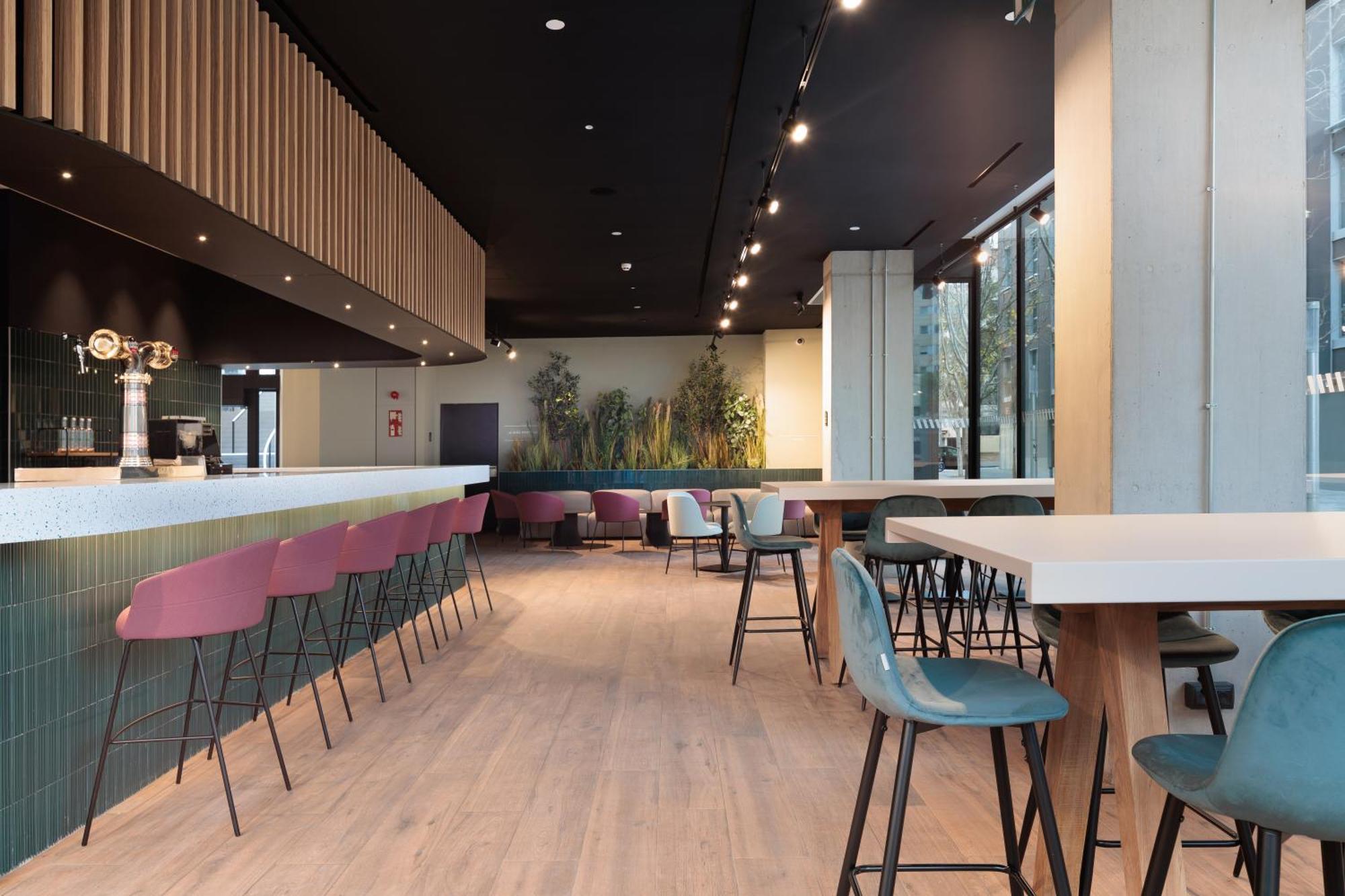 Tembo Barcelona Hotel ซานต์อาเตรียเดเบซอซ ภายนอก รูปภาพ